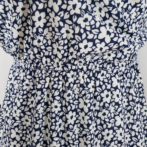 NWOT- Monteau Floral Shirt Dress with 3/4 Sleeve - Picture 7 of 9